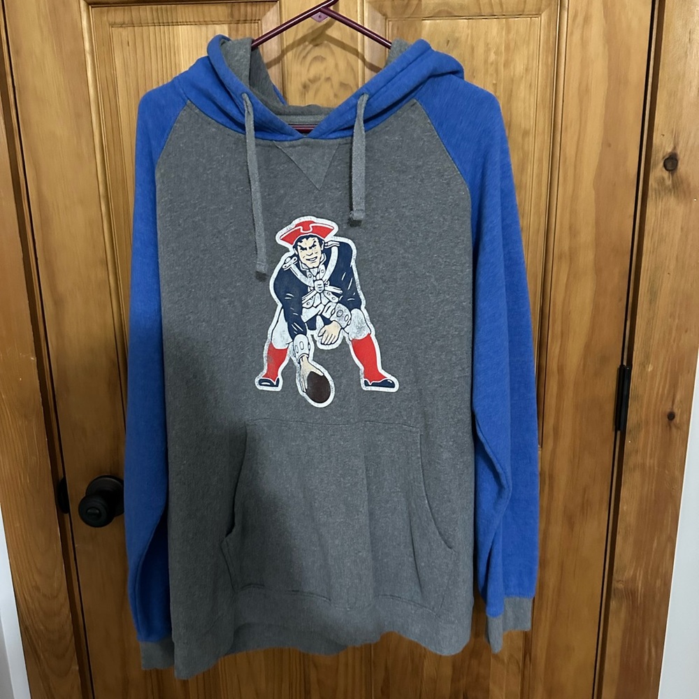 Men's New England Patriots Gray and Blue Hoodie